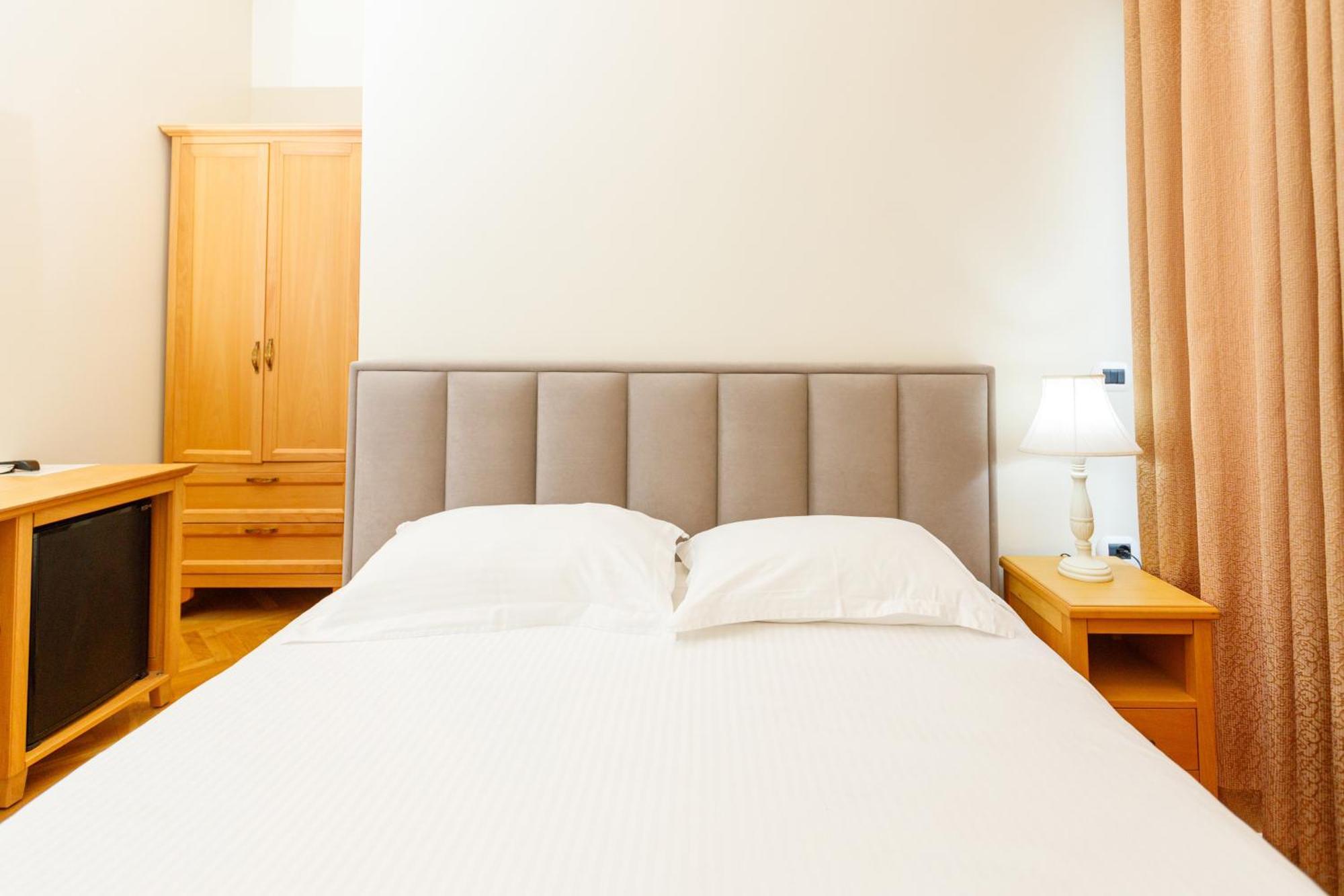 Le Palazzine Hotel Vlorë Екстериор снимка