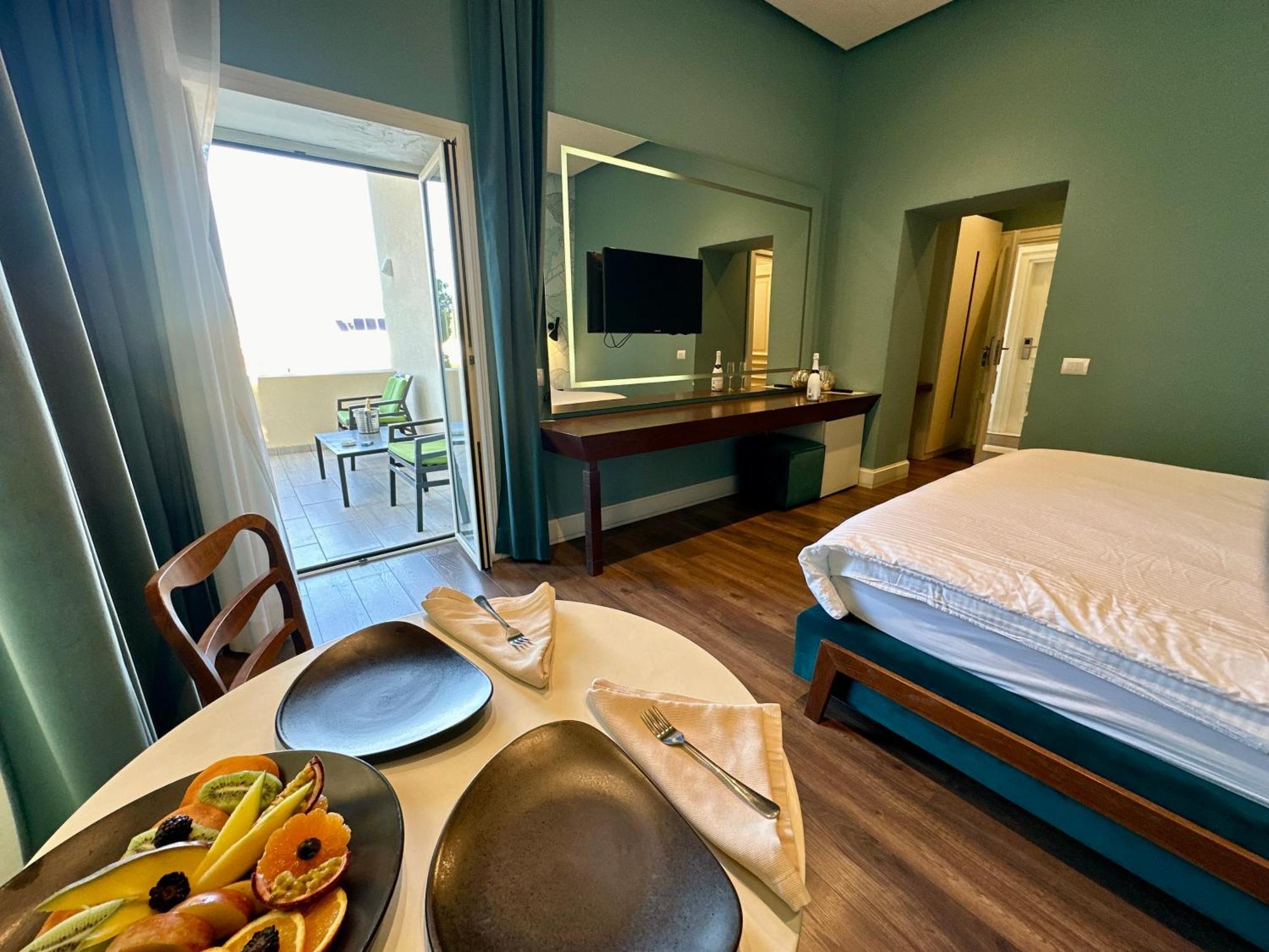 Le Palazzine Hotel Vlorë Екстериор снимка