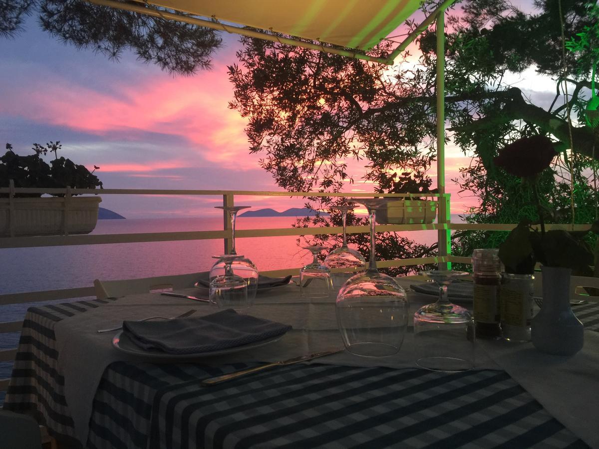 Le Palazzine Hotel Vlorë Екстериор снимка